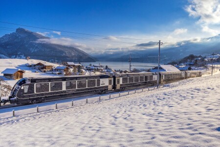 Golden pass Express am Thunersee Winter 2