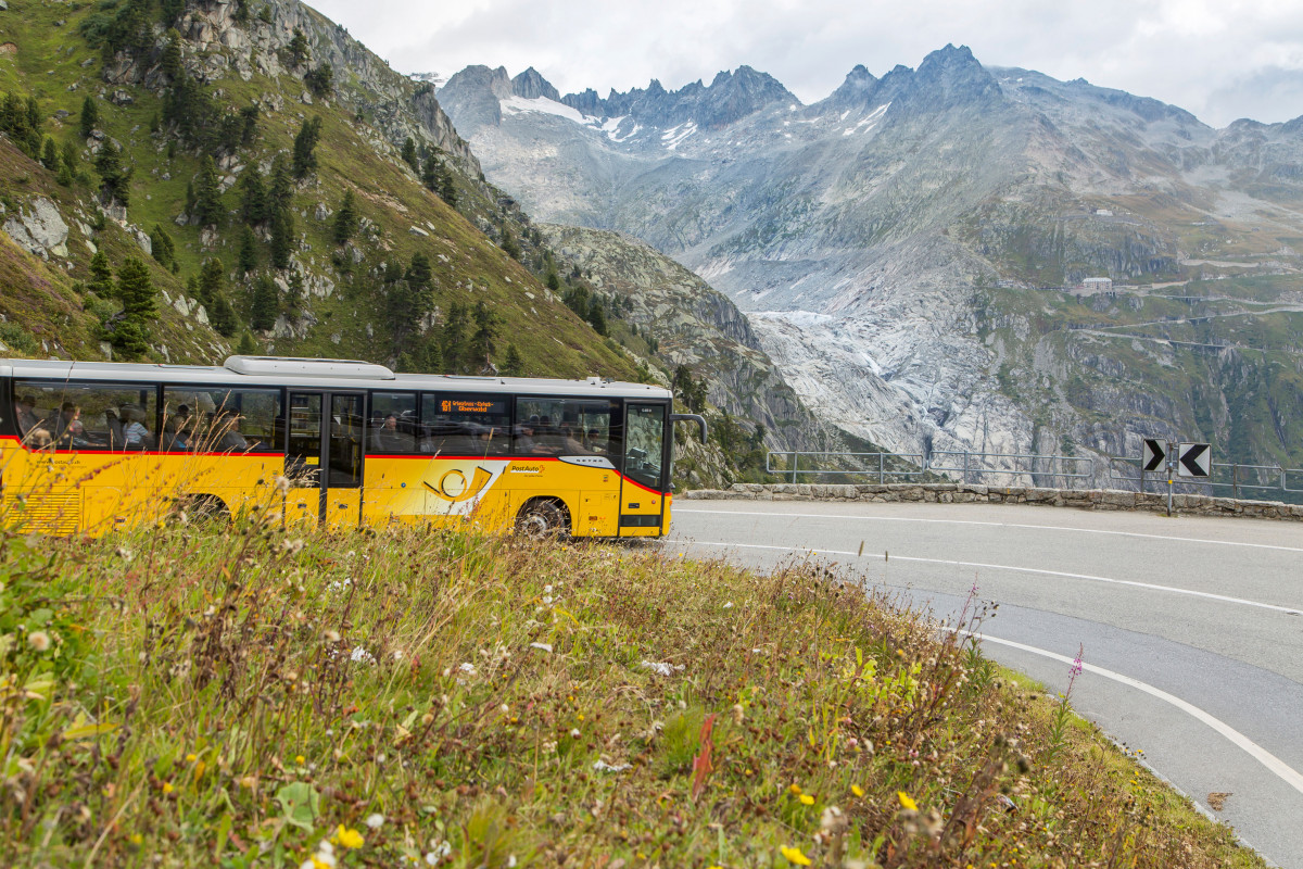 Postauto Klausenpass Fahrplan : Linthal GL nach Urnerboden per Linie ...
