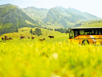 Postauto Ausflug in der Region Gstaad