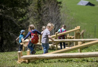 2021 Kugelweg Kinder spielen Meiringen Hasliberg