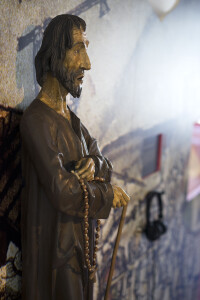 2023 dauerausstellung Lindenholzfigur