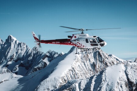 2024 Air Glaciers verschneite Berge