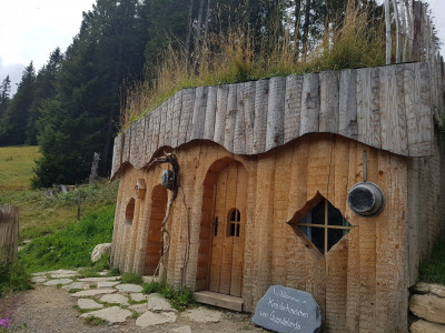 spielhaeusschen vogellisi erlebnisweg